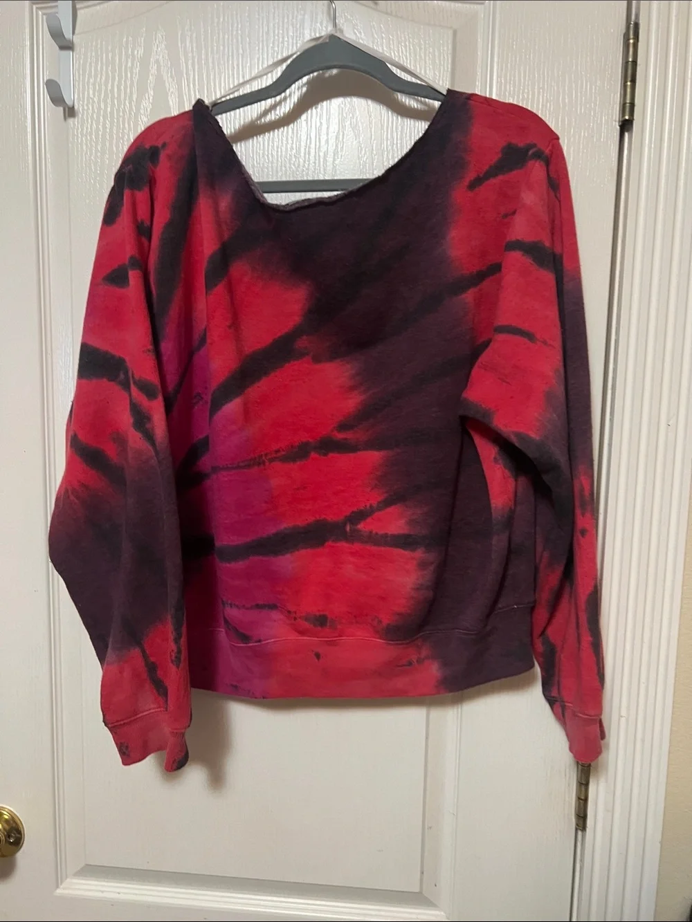 PINK vs Tie-Dye Sweatshirt & Joggers Set - Pink/Red/Black